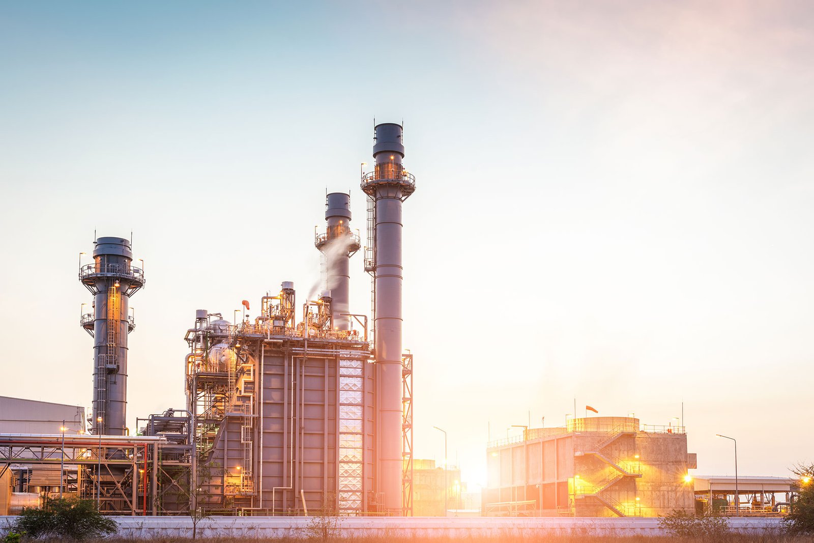 Equipment installation and assistance in rig up